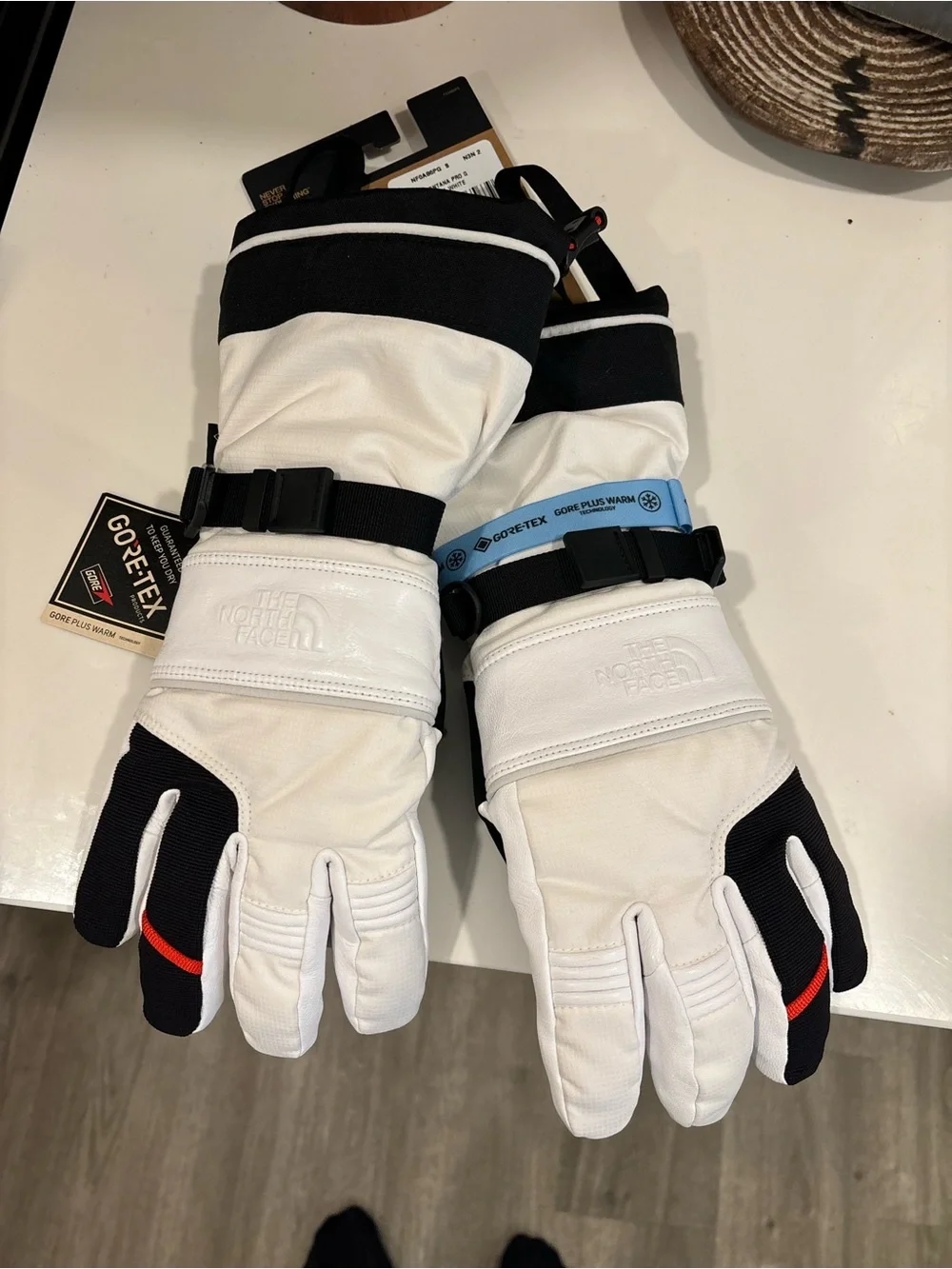The North Face Montana Pro GTX ‘Warm White’ Women’s Size Small (S) GoreTex Glove